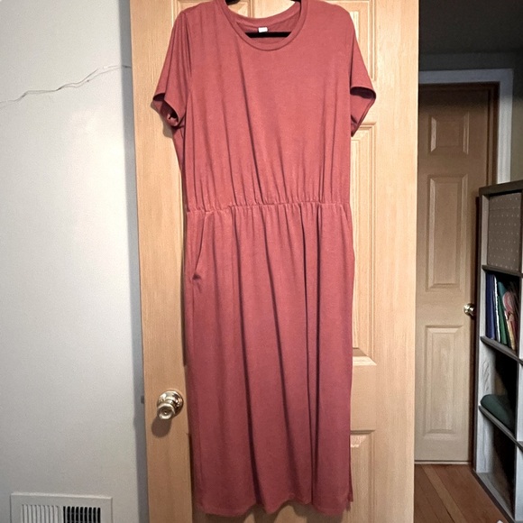 Dresses & Skirts - Old Navy Rust orange tee dress with pockets